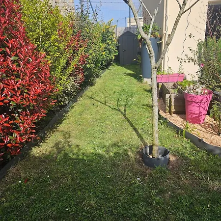 Maison Avec Deux Chambres, Un Jardin Et Terrasse